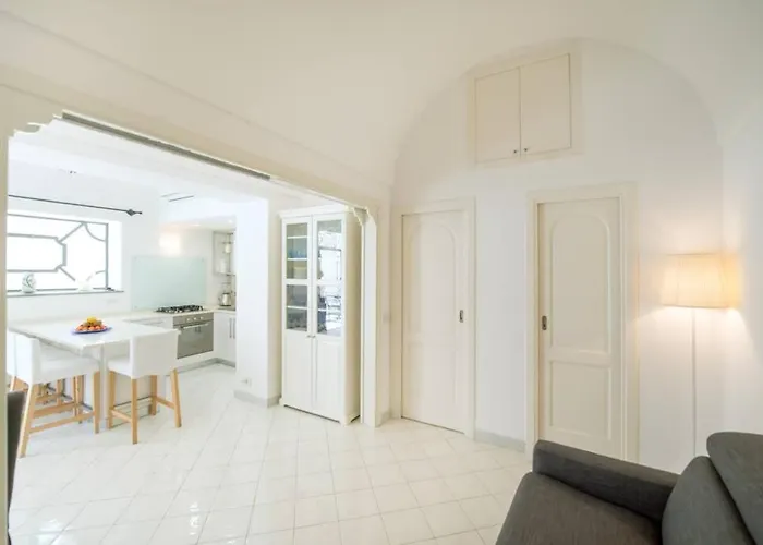 Casa Al Centro Di Капри